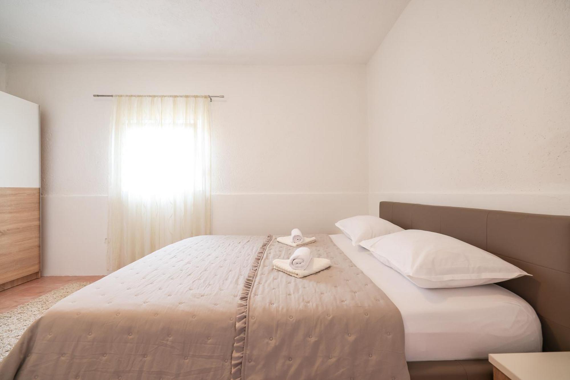 Villa Nada For 10 People With Pool & Integrated Whirlpool Galovac (Zadar)