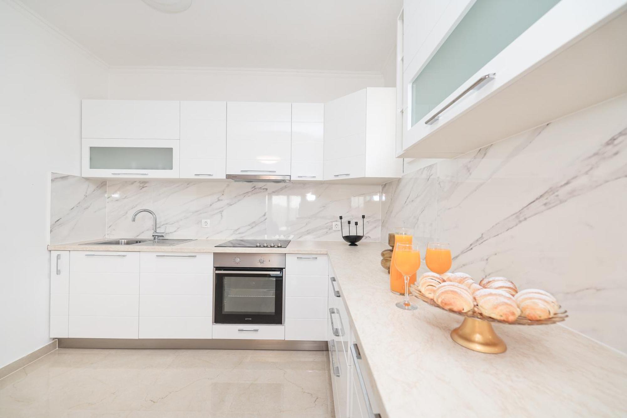 Nada For 10 People With Pool & Integrated Whirlpool Villa