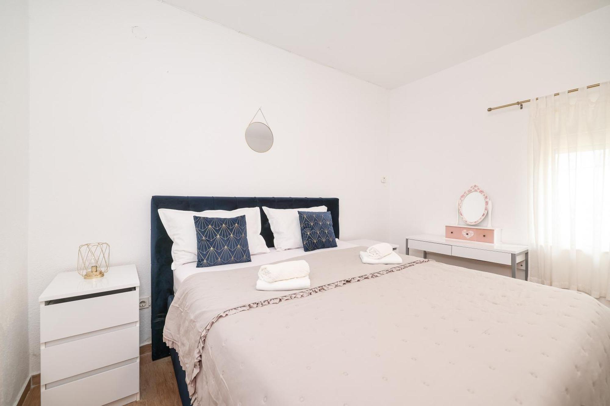 Villa Nada For 10 People With Pool & Integrated Whirlpool *