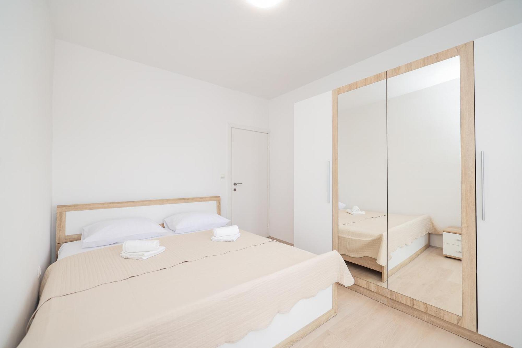 Villa Nada For 10 People With Pool & Integrated Whirlpool