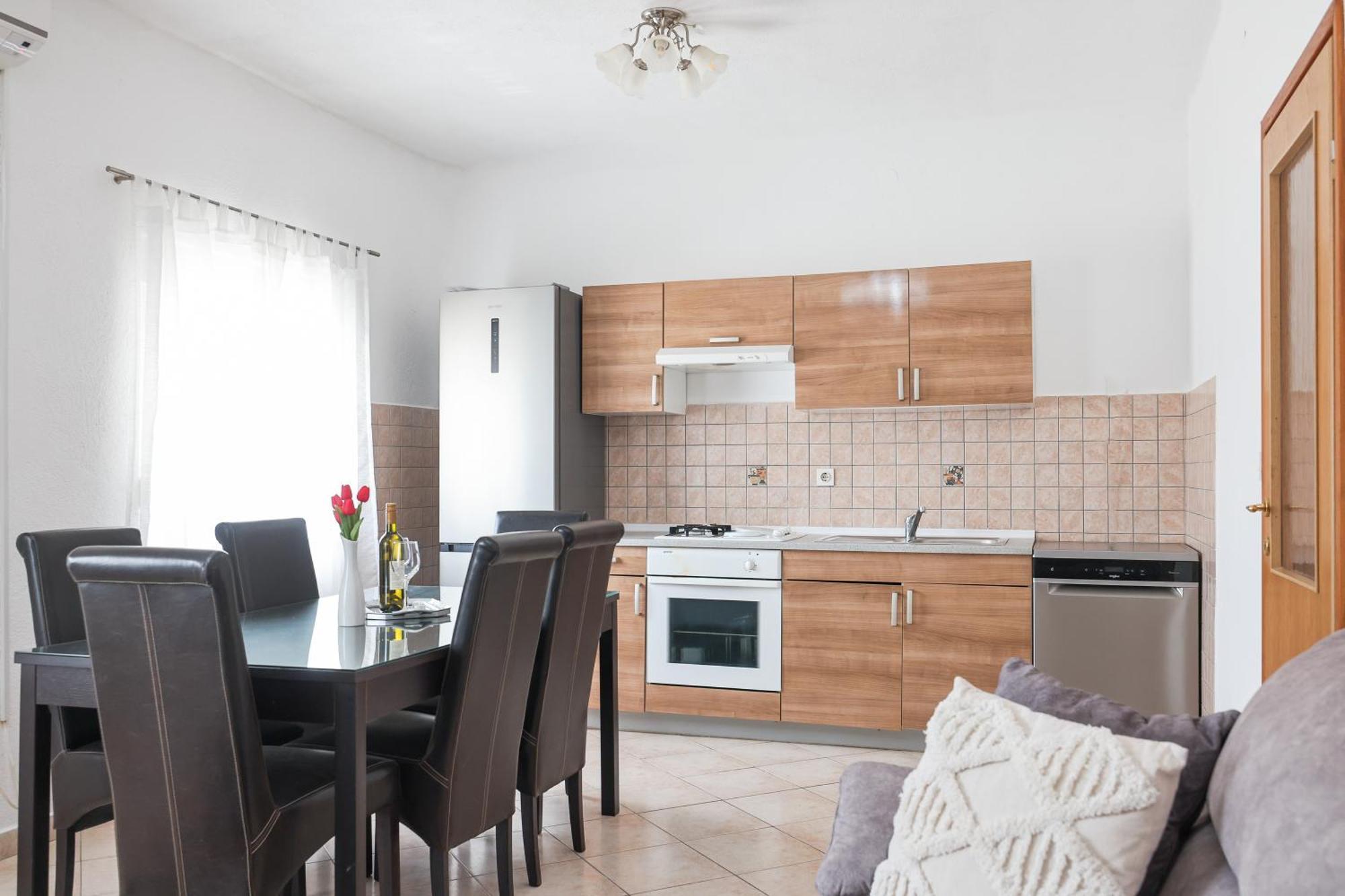 Nada For 10 People With Pool & Integrated Whirlpool Villa *