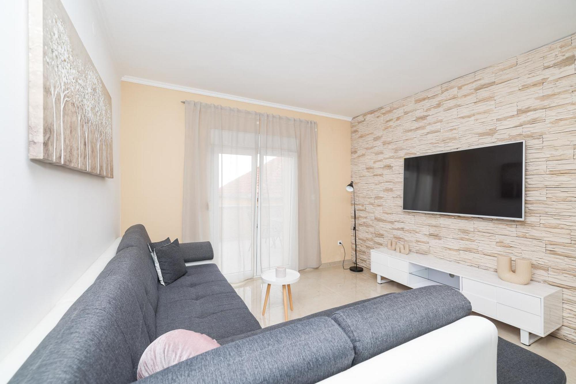 Villa Nada For 10 People With Pool & Integrated Whirlpool Galovac (Zadar)