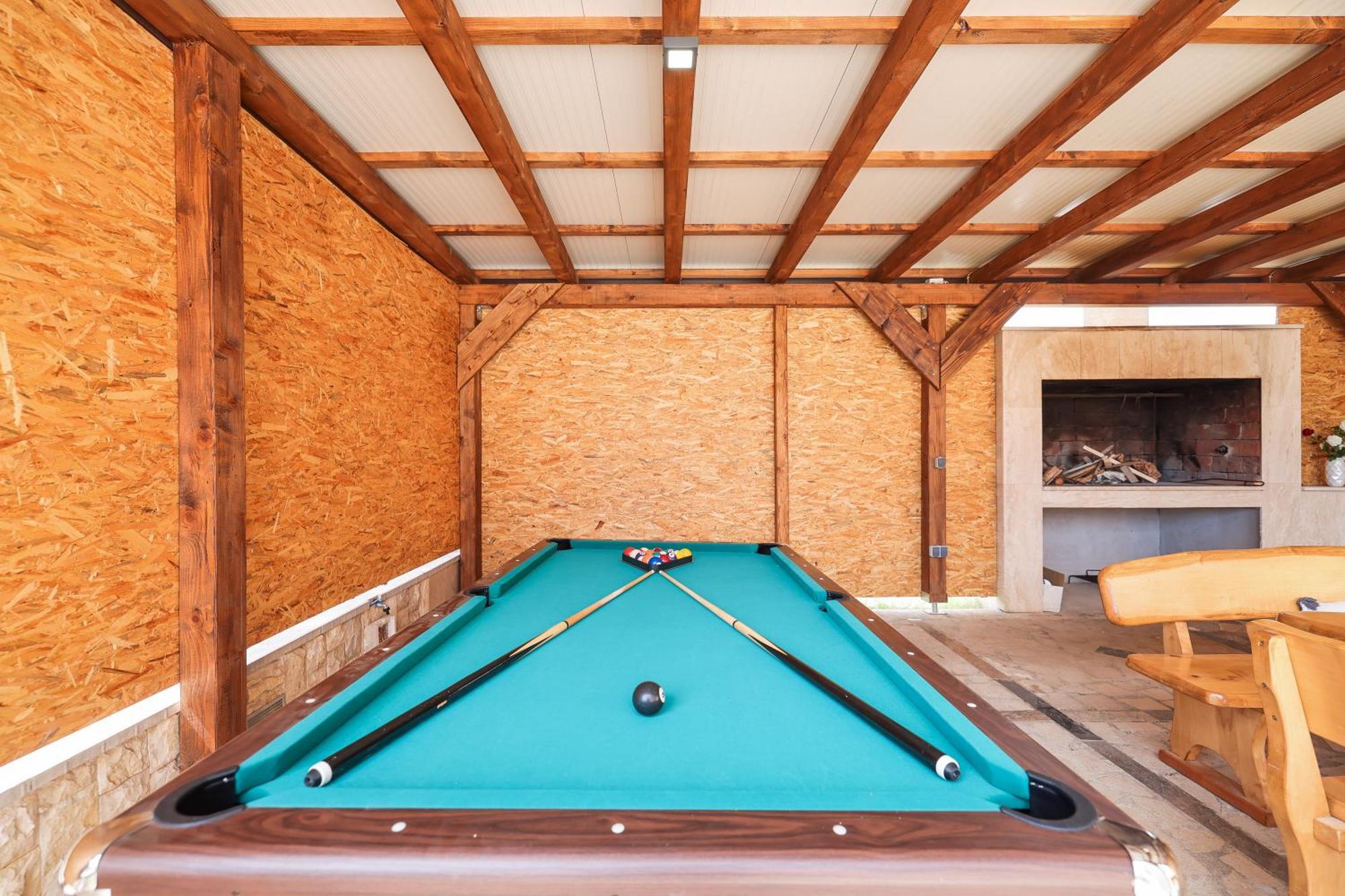 Nada For 10 People With Pool & Integrated Whirlpool *